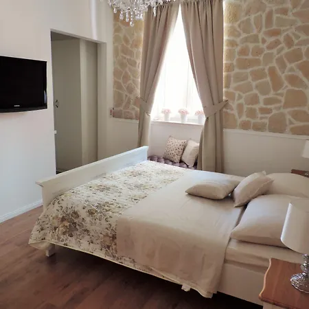 Ani Split